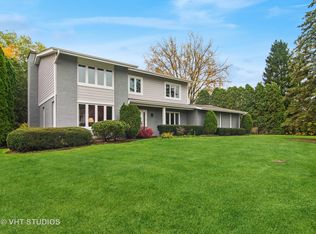 121 Tudor Dr, Barrington, IL 60010