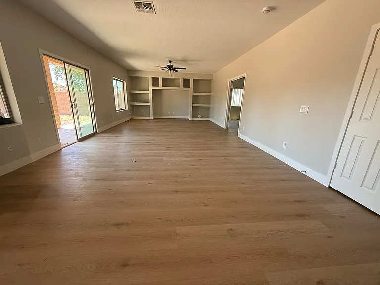 4549 N 111th Dr — Photo 5