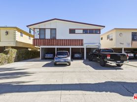 1058 S Wooster St, Los Angeles, CA