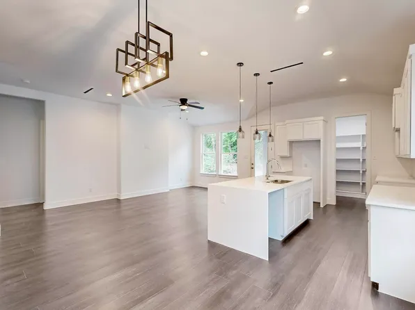 2323 Harding St, Dallas, TX 75215