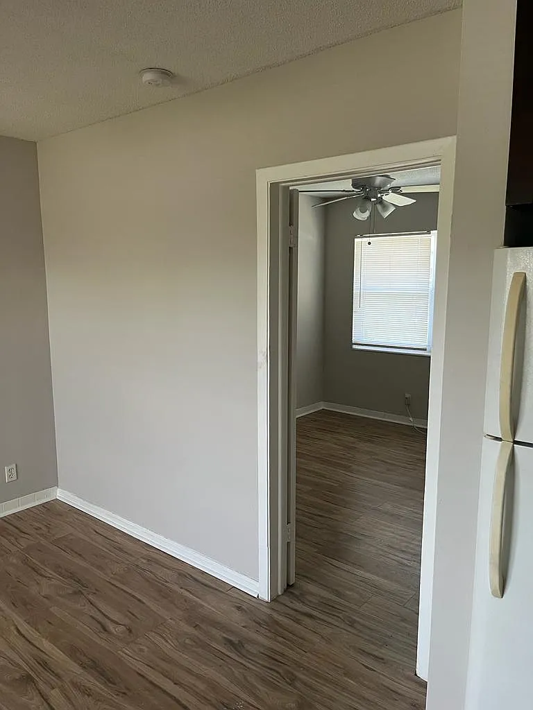 3071 Northwest 9th Avenue - Unit 4 — Photo 4