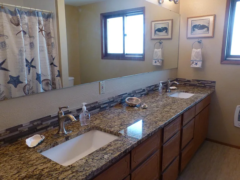 Main bathroom