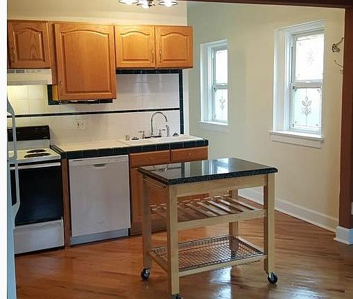 4th image of 1341 N Washington St APT 6