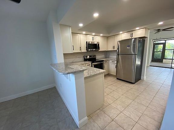 5th image of 3756 Sawgrass Dr