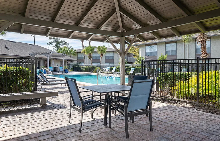 St. John's Pointe Apartment Homes — Photo 17