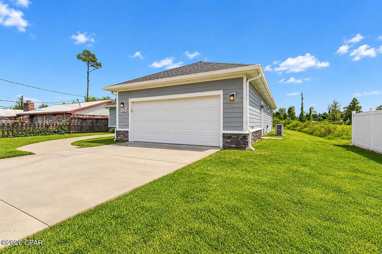 3 bed, 1644 sqft, $2,850 — Photo 3