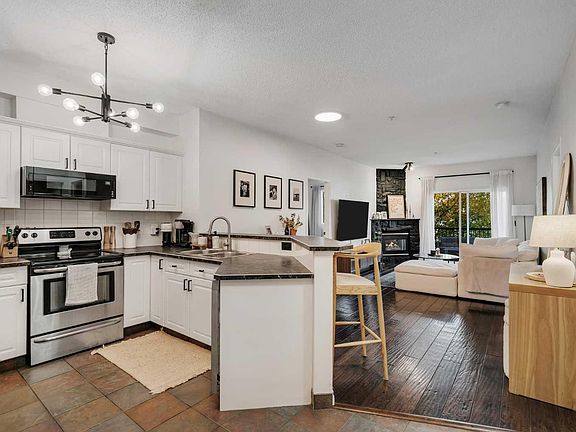 4th image of 126 14th Ave SW #417