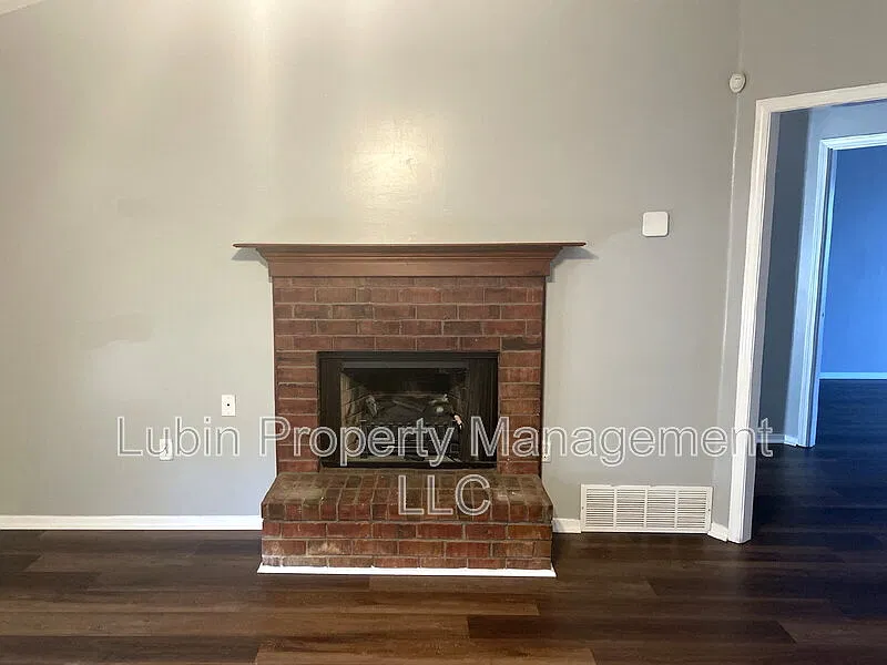 3 bed, 2.0 bath, 1370 sqft, $1,650 — Photo 4