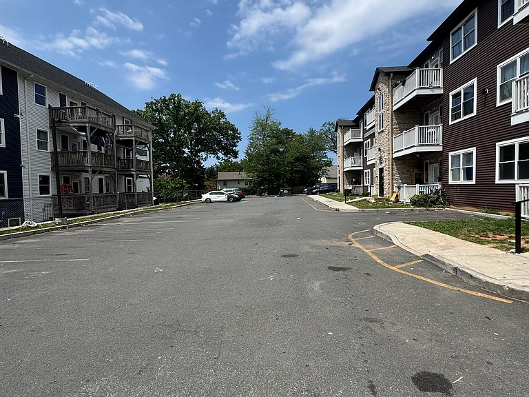 15 Bethune Blvd #101 — Photo 5