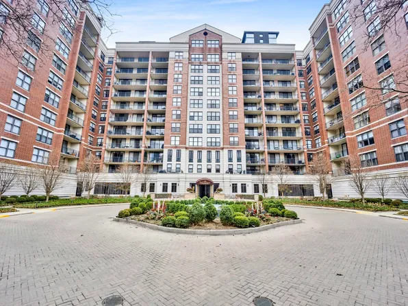 (undisclosed Address), Chicago, IL 60610