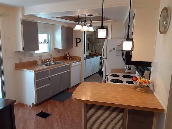 2nd image of 627 Mulberry Ln