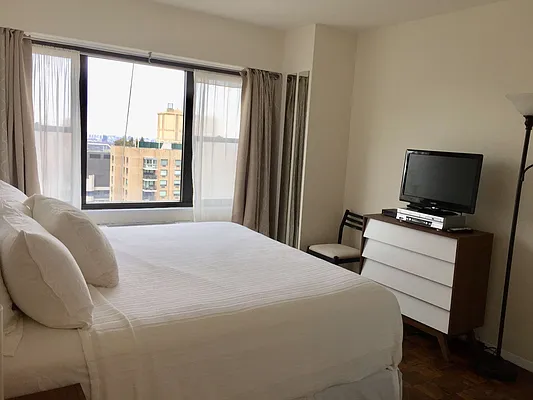 Rented by Anita Loewy, Inc | media 20