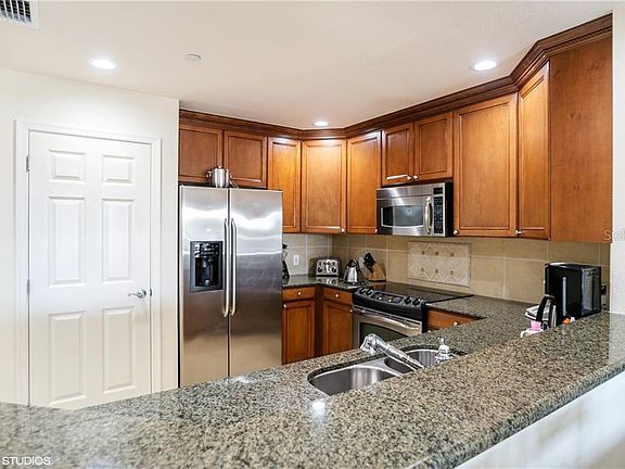 4th image of 7601 Cabana Ct APT 401