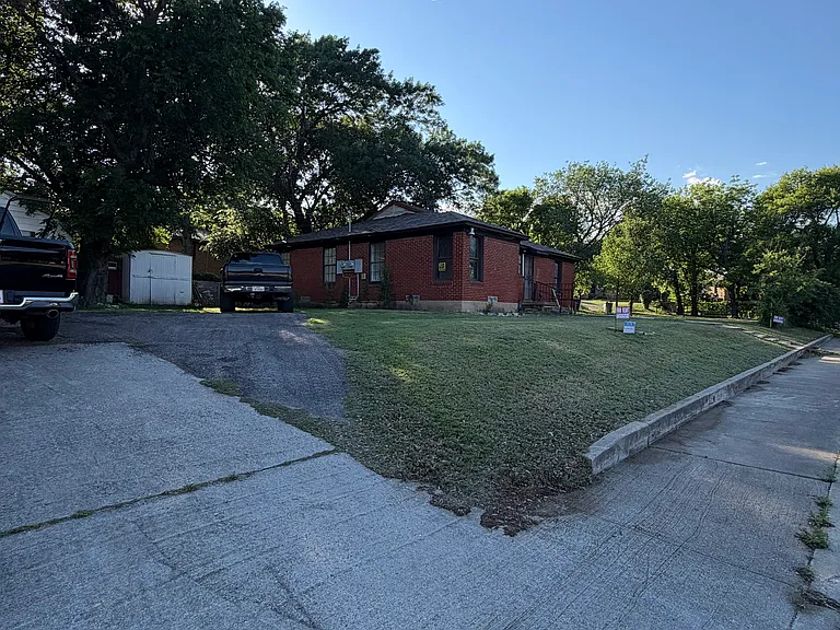 1520 Glen Ave — Photo 17