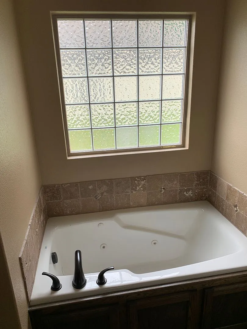 2476 Pleasant Willow Dr — Photo 3