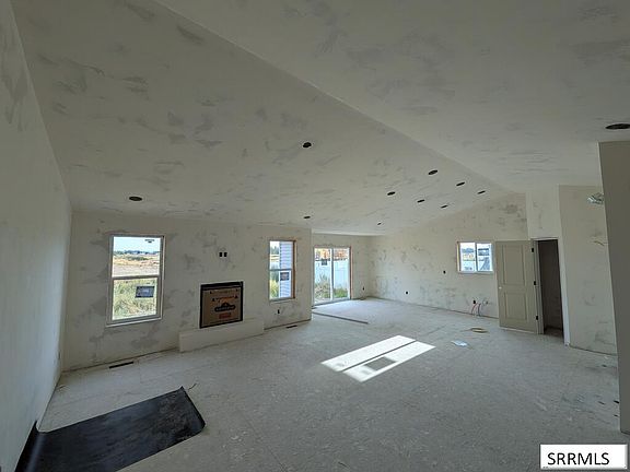 4th image of 3873 E Walnut Way