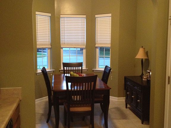 Eat-in Breakfast Area