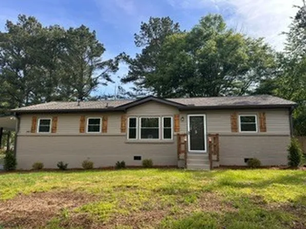2017 Old Greenbrier Pike, Greenbrier, TN 37073