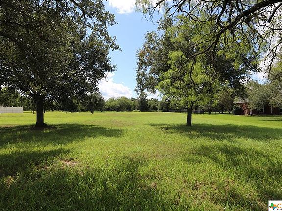 2nd image of 309 Kingwood Forest Dr