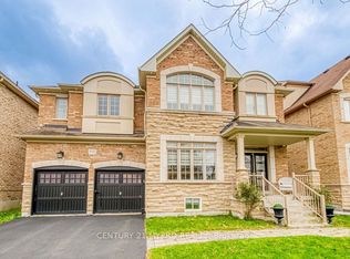 1032 Wilbur Pipher Cir, Newmarket, ON L3X0G4