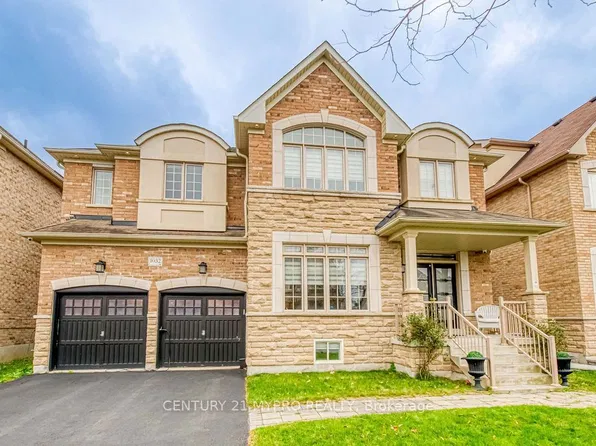 1032 Wilbur Pipher Cir, Newmarket, ON L3X 0G4
