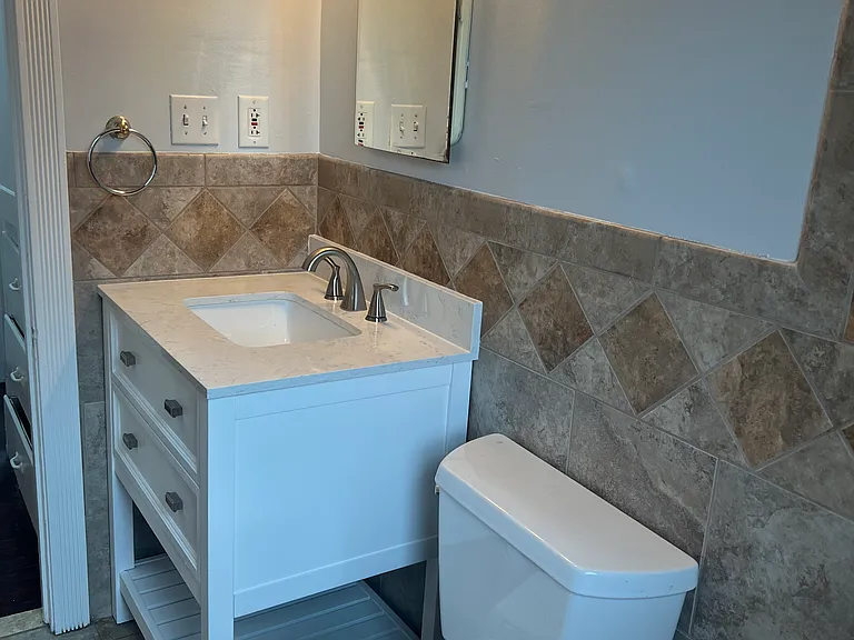 825 Saint Louis St — Photo 3