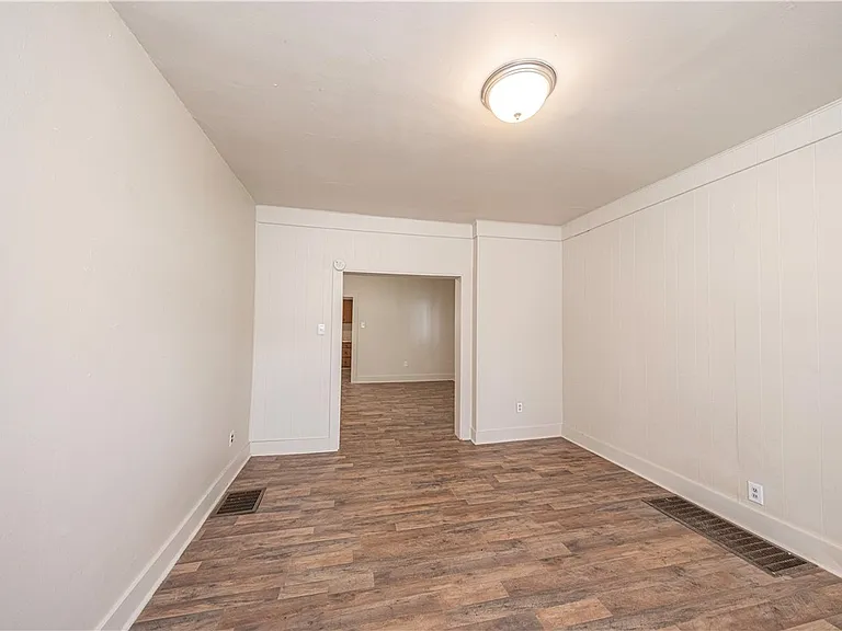 1067 Cleveland Ave — Photo 13