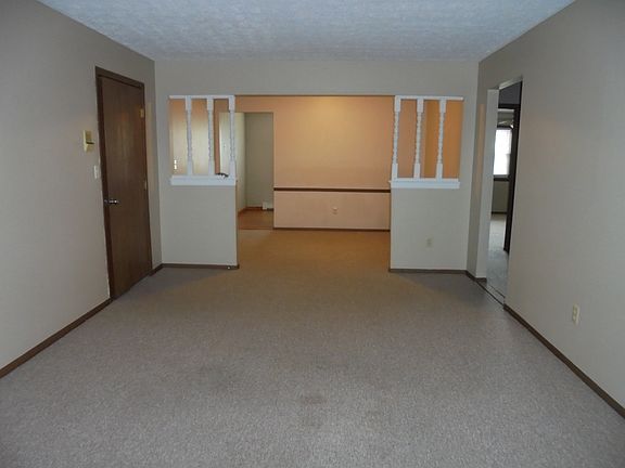 2nd image of 47 Carter Cir #3