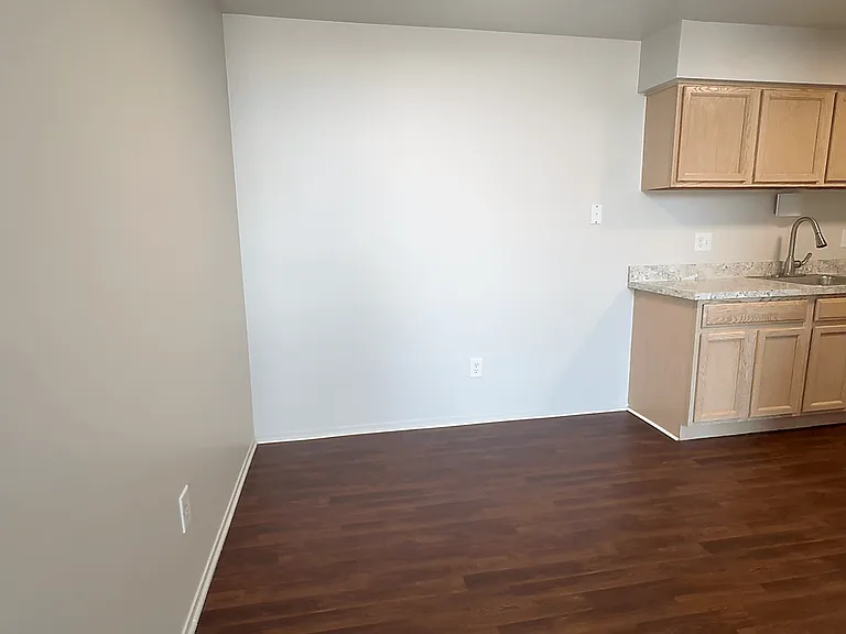 Prentiss Pointe Apartments — Photo 160