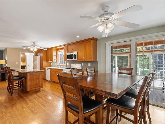 4th image of 13 Russett Hill Rd