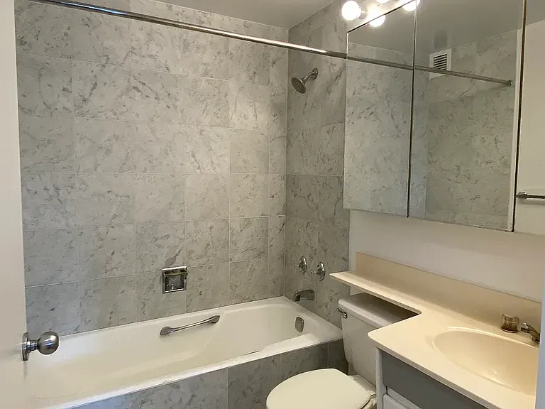 200 Rector Pl #9C — Photo 12