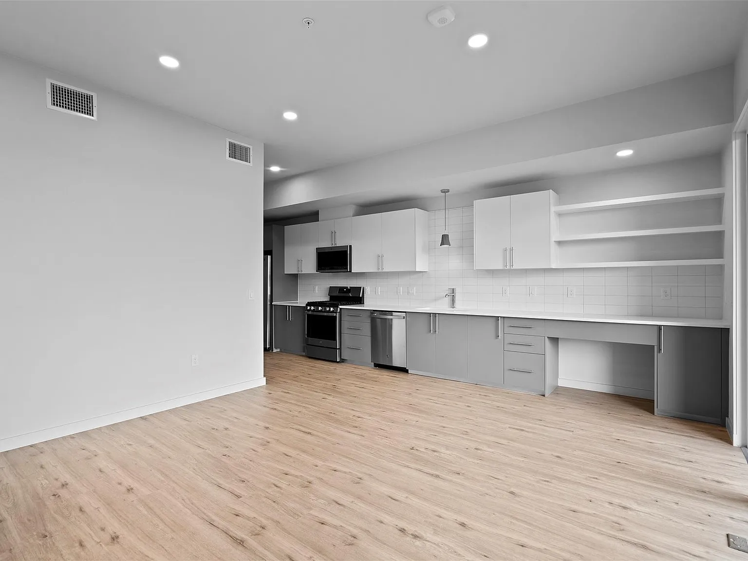 1 bed, 1.0 bath, 675 sqft, $1,800 — Photo 3