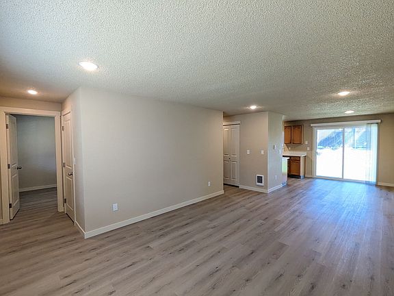 4th image of 17505-17507 8th Ave E #17505