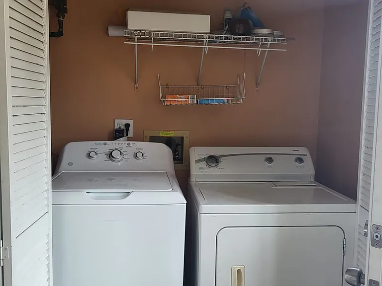404 Brentwood Point — Photo 14