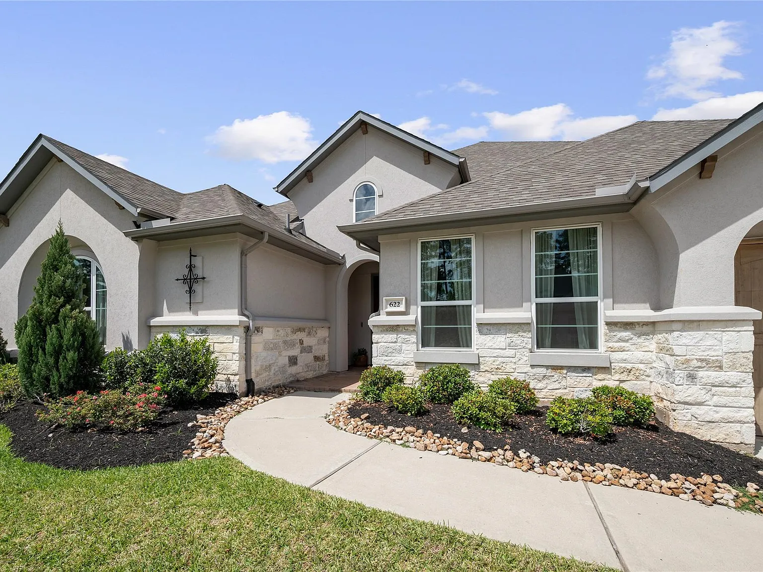 4 bed, 4.5 bath, 3611 sqft, $5,500 — Photo 2