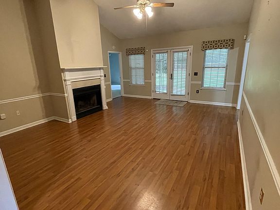 5th image of 605 Depot Dr
