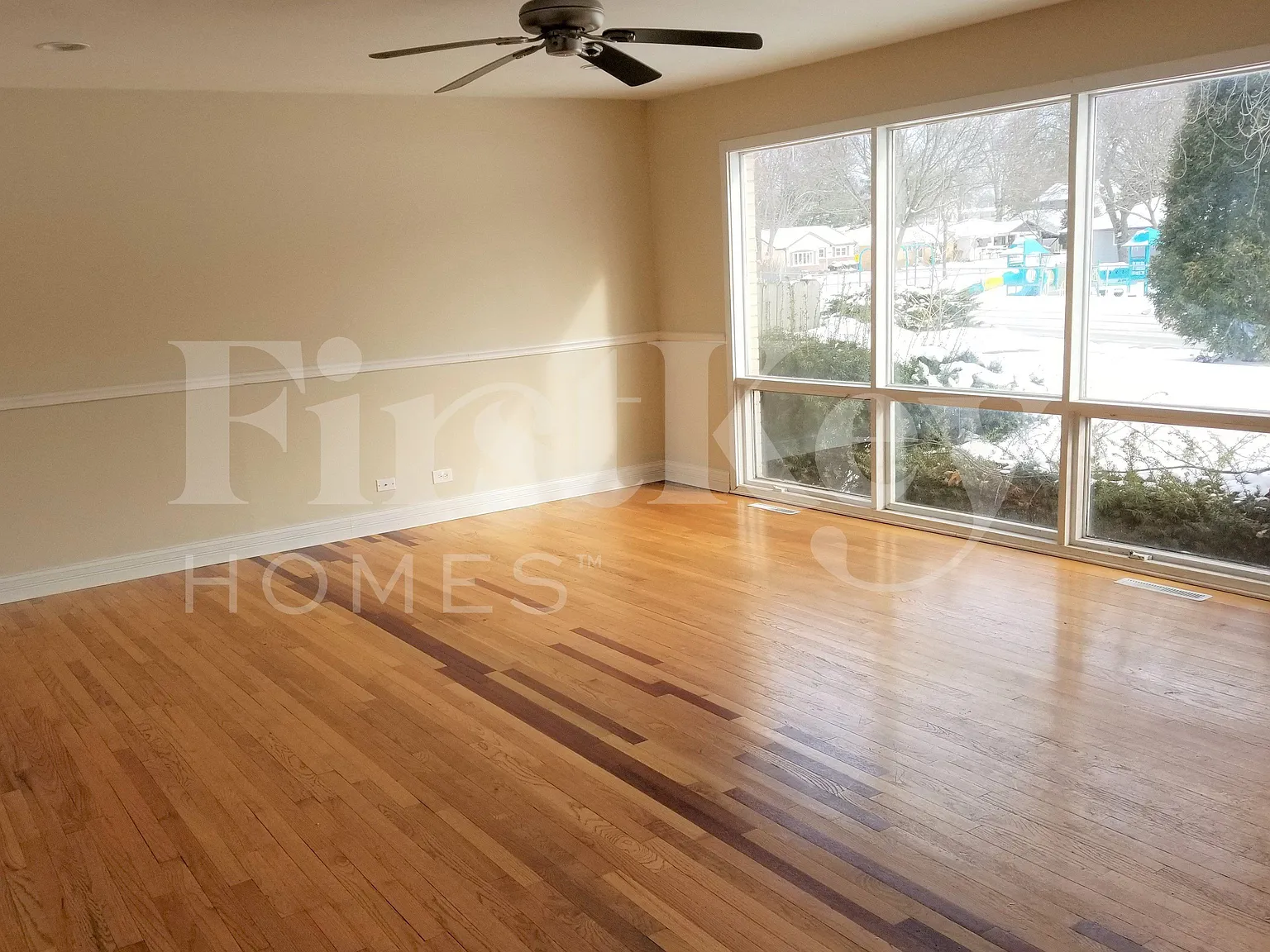 3 bed, 1.0 bath, 1188 sqft, $2,520 — Photo 2