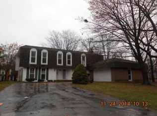 3 Pine Valley Rd, Rolling Meadows, IL 60008