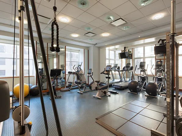 425 5th Avenue image 15 of 25