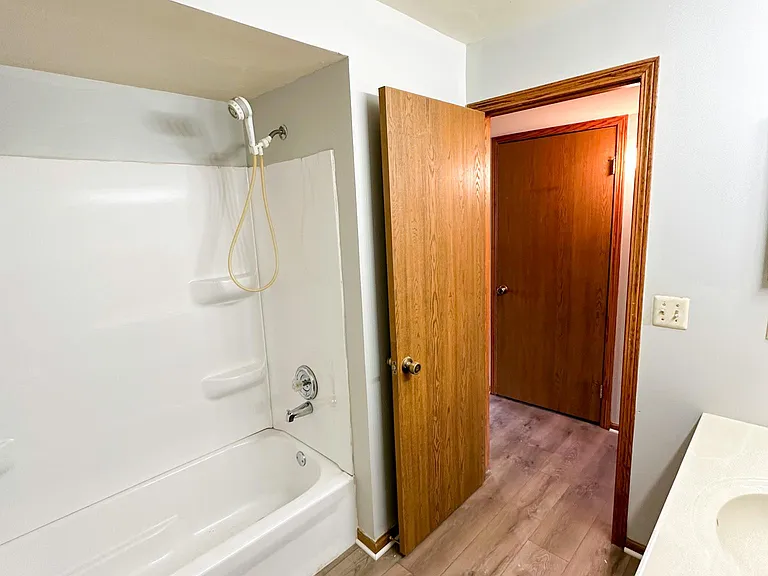 1687 S Riverside Ave #8 — Photo 11