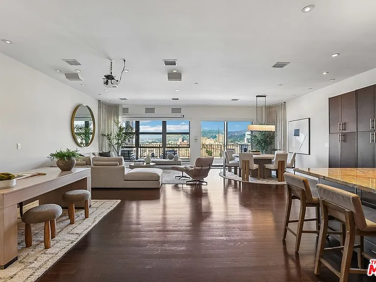 1645 N Vine St #911 — Photo 36