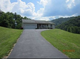110 Buckner Dr, Roan Mountain, TN 37687