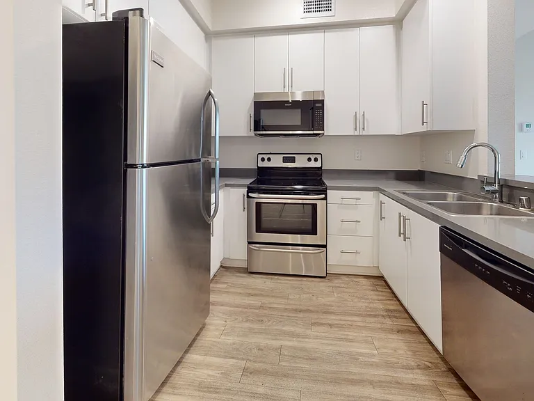 5762 Morley St — Photo 8