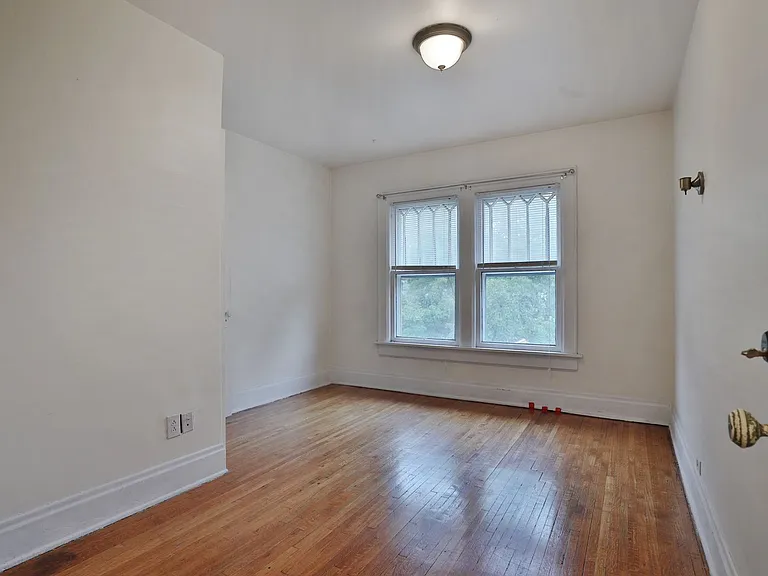 2403 Summit St — Photo 20