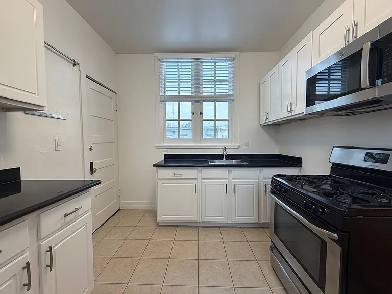 85 Carl St #6 — Photo 7