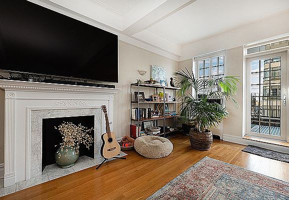 4th image of 275 Central Park W #B
