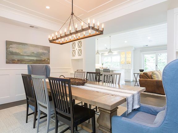 5th image of 361 Claire Pl