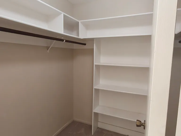 613 Edgebrook Ct — Photo 18