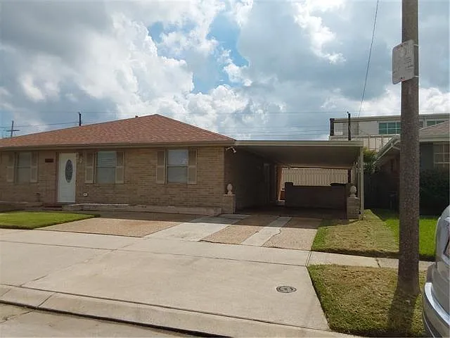 3 bed, 2.0 bath, 1640 sqft, $2,000 — Photo 2