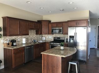 1676 Raven Dr, Manteno, IL 60950